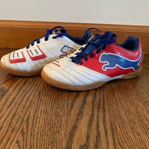 Puma indoor soccer shoes